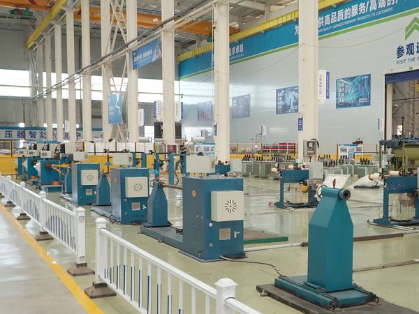 Low-voltage winding machine